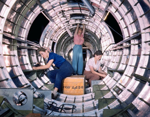 Women at the Douglas Aircraft plant assembling a DC-3