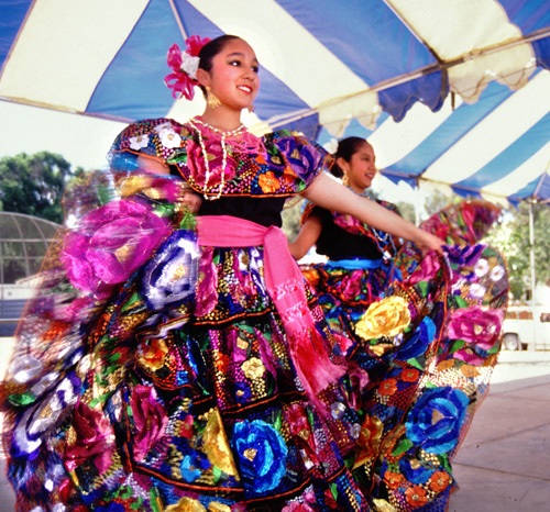 Pan American Festival folklorico performers