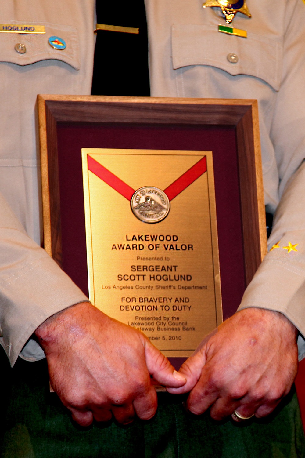 Award of Valor plaque presented to Sergeant Hoglund