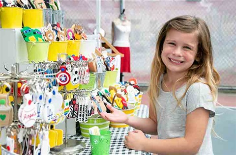 Girl at Pan Am Fiesta vendor fair