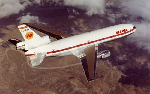DC-10 Jetliner in flight