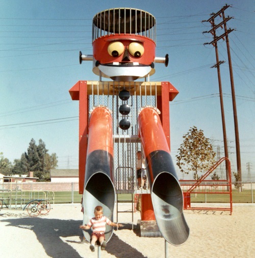 Children play on Giganta the robot